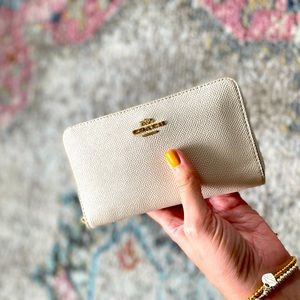 Coach Wallet White Leather w/ Gold Details